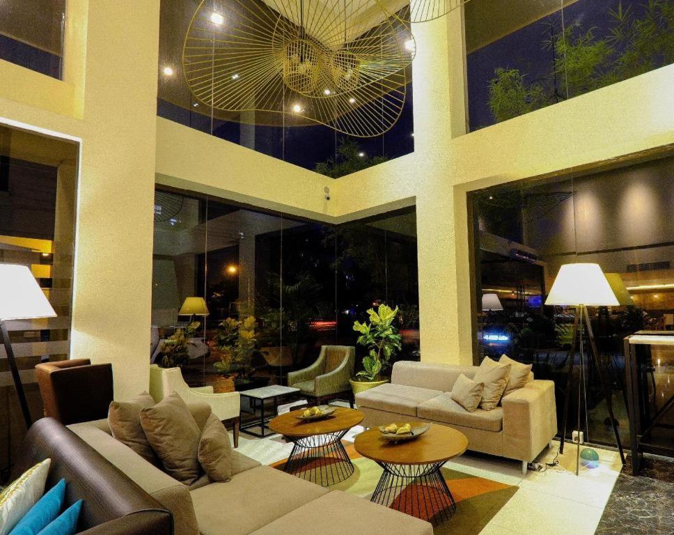 Home Crest Hotel Davao City Exterior foto